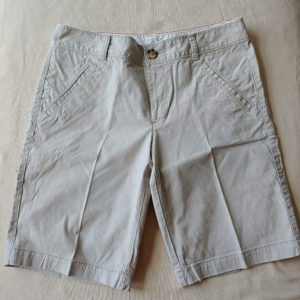 EUC Dockers khaki shorts
